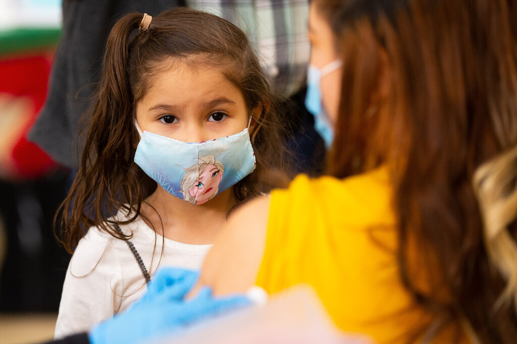 This image has an empty alt attribute; its file name is 16virus-briefing-moderna-kids1-jumbo.jpg