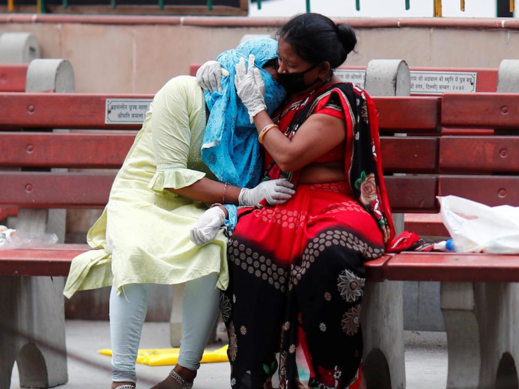 This image has an empty alt attribute; its file name is w1280-p4x3-Covid-19-mourners-New-Delhi-June-4-Reuters-1024x768.jpg