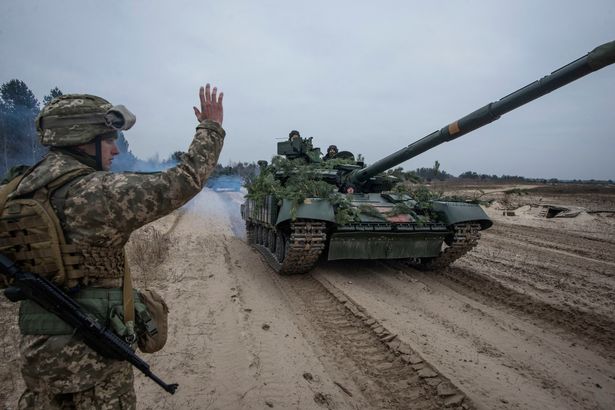 This image has an empty alt attribute; its file name is 0_Ukrainian-Armed-Forces-hold-military-drills-in-Ukraine.jpg