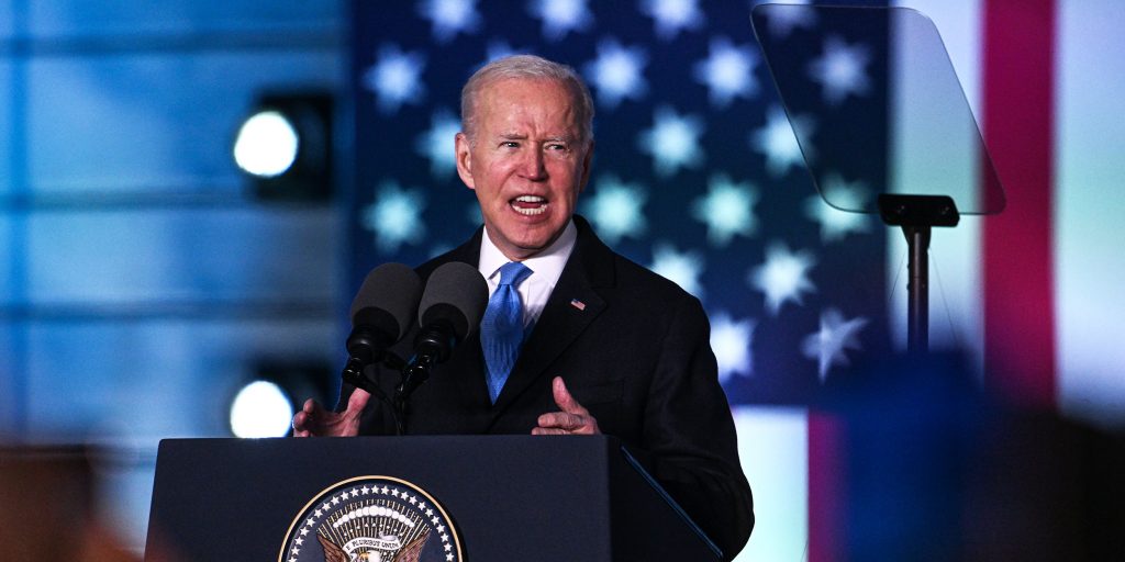 This image has an empty alt attribute; its file name is 220328-biden-poland-main-2x1-an-1024x512.jpg