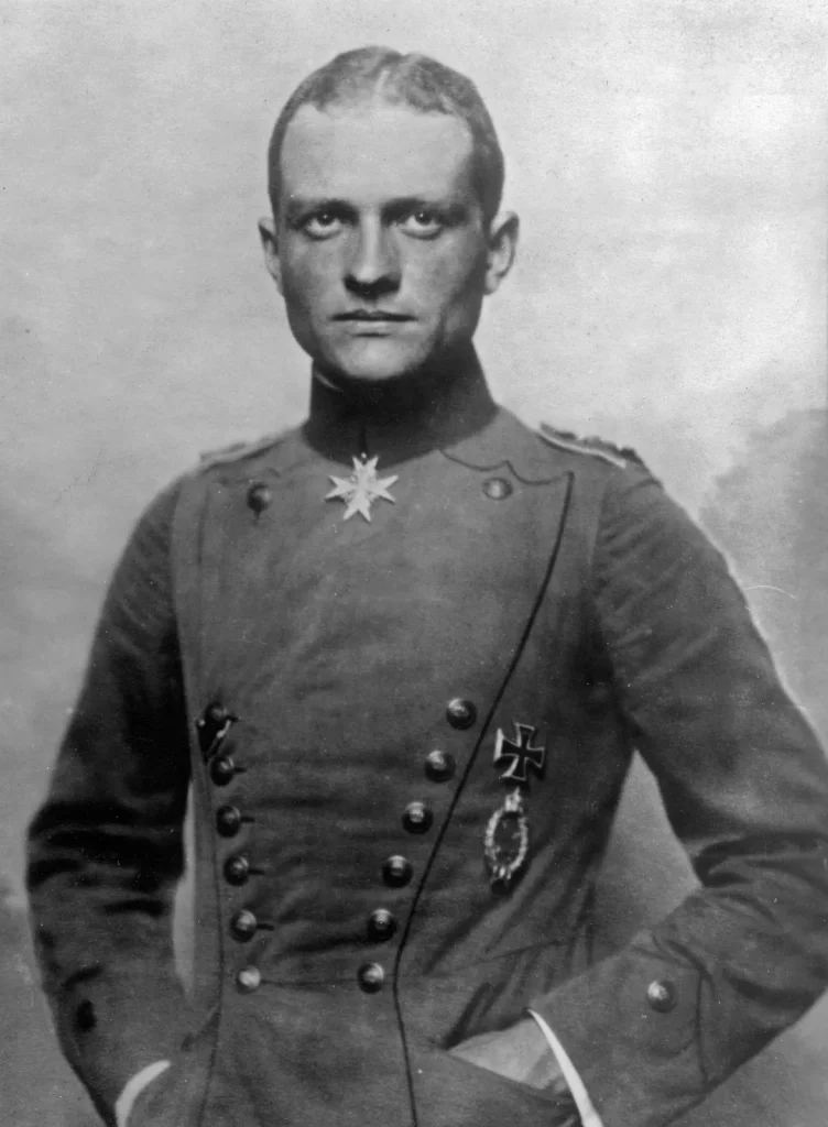 This image has an empty alt attribute; its file name is Manfred-Freiherr-von-Richthofen-752x1024.webp