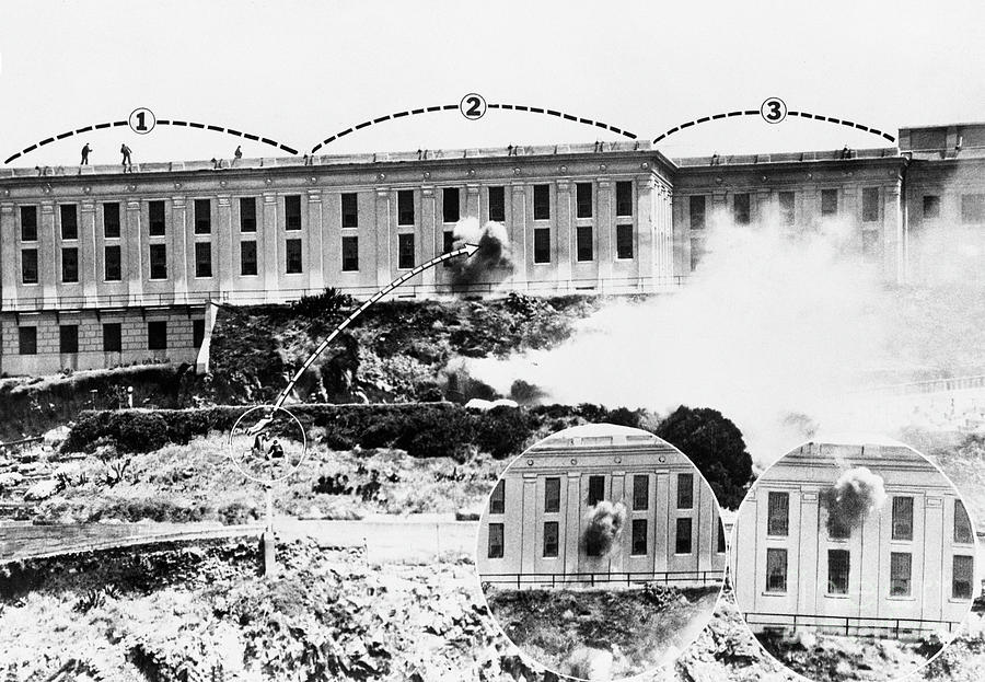 This image has an empty alt attribute; its file name is battle-of-alcatraz-bettmann.jpg